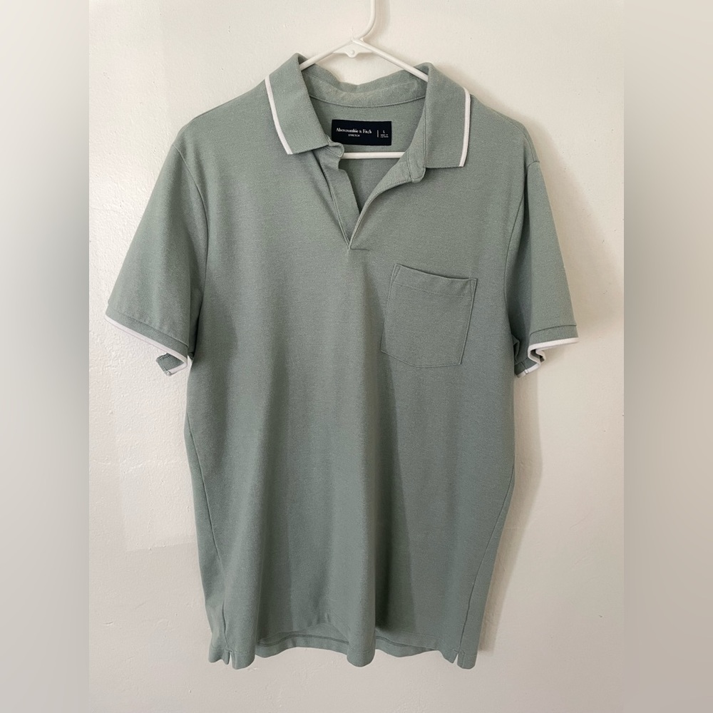 Abercrombie & Fitch Men’s V-Neck Polo | Large
